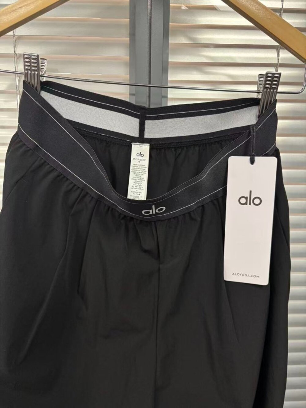 ALO Yoga Women's Black Suit Pants NWT ✨ High/Low Rise Straight Leg Regular Fit - Picture 5 of 7